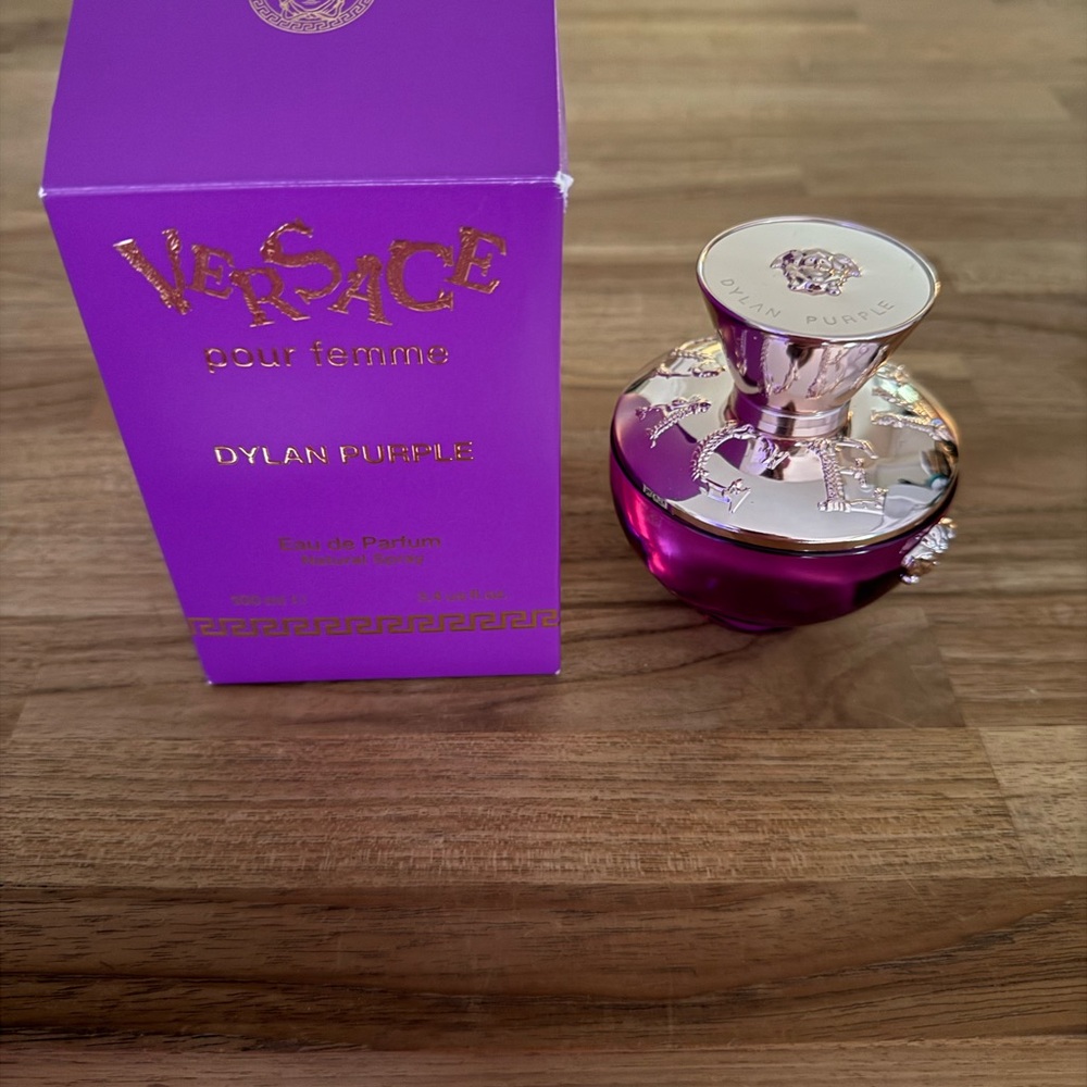 Versace Dylan Purple Perfume
